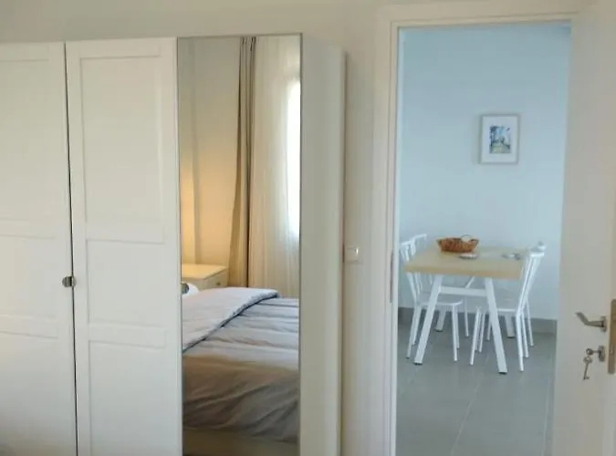 Moses מלון דירות