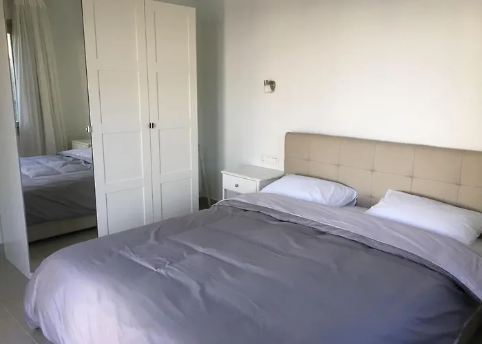 Moses 4* חורפטו