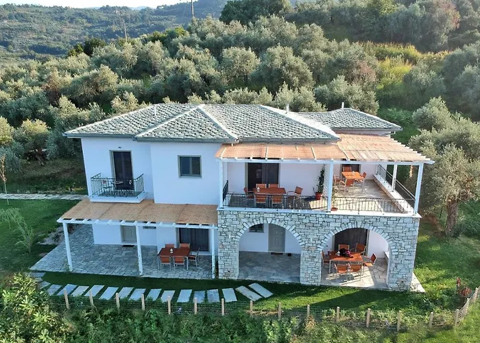 מלון דירות Moses 4*