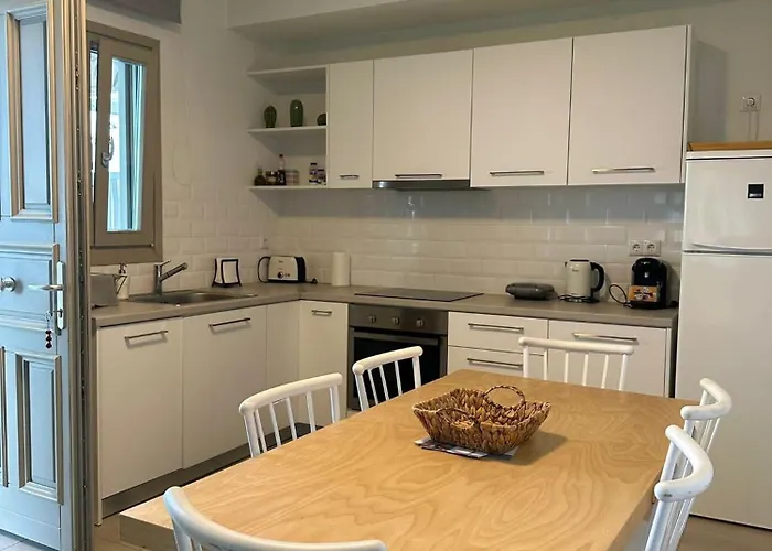 Moses מלון דירות 4*